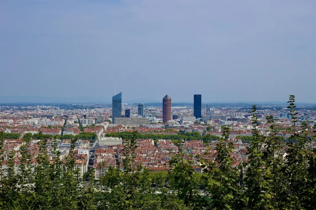 Vue panoramique de Lyon et des tours du quartier de la Part-Dieu